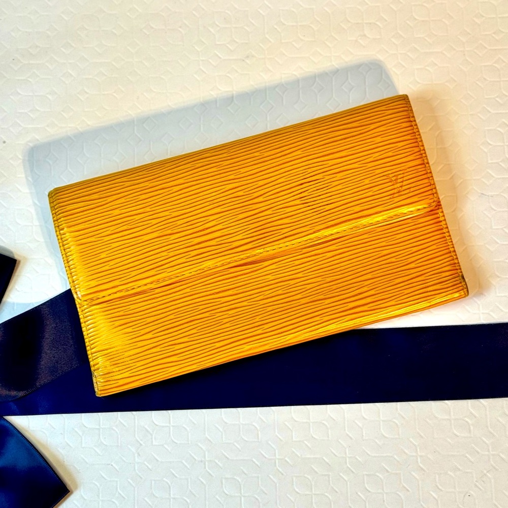 LOUIS VUITTON Yellow Epi leather Wallet international